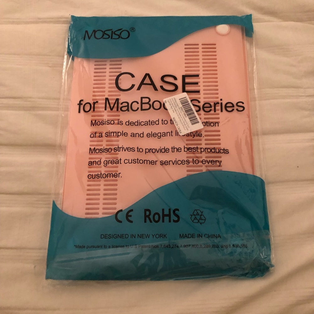 NWT Mosiso case for mac book